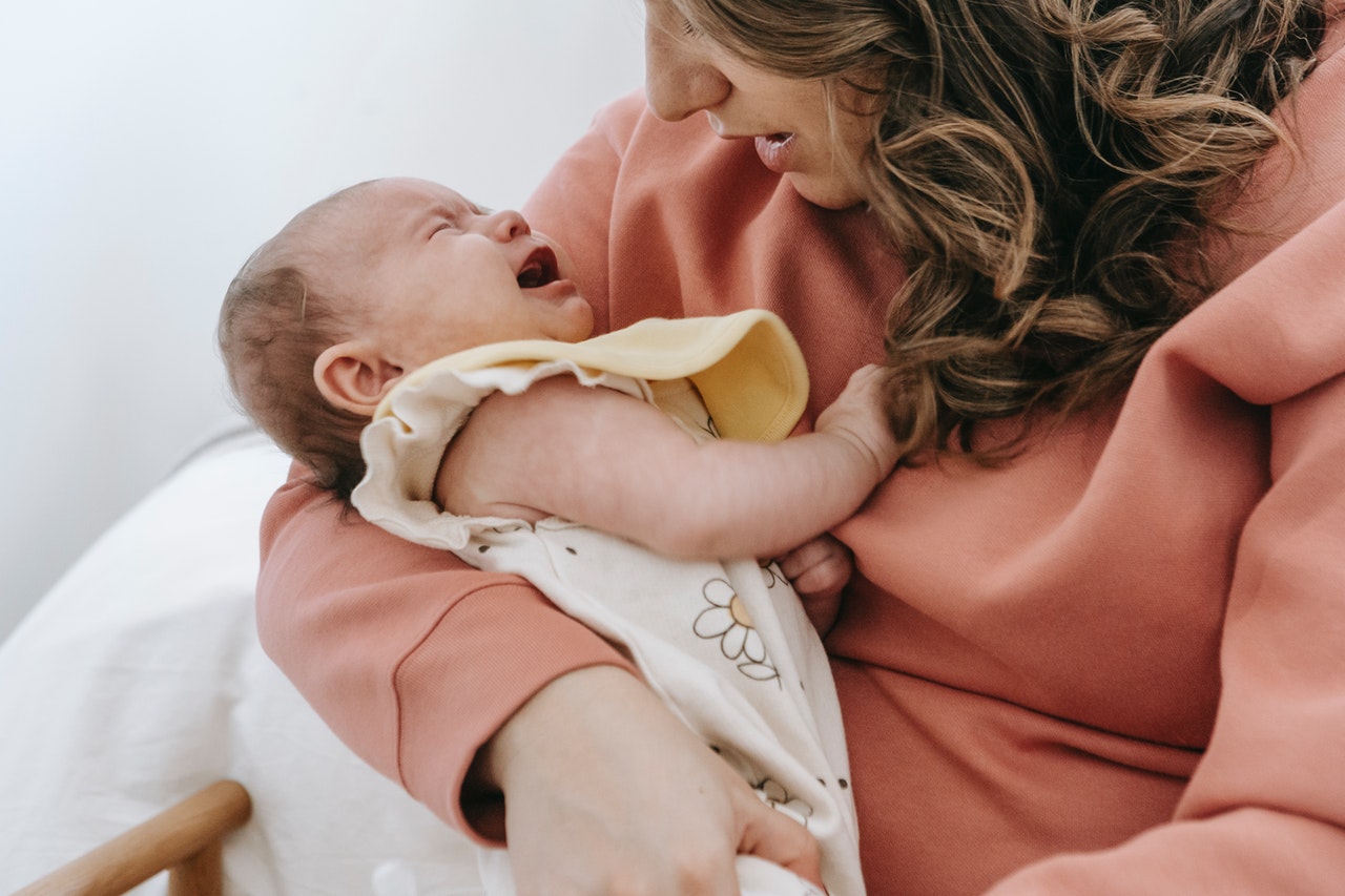 Penyebab Bayi Rewel di malam hari