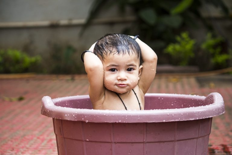 Cara Memandikan Bayi yang Benar