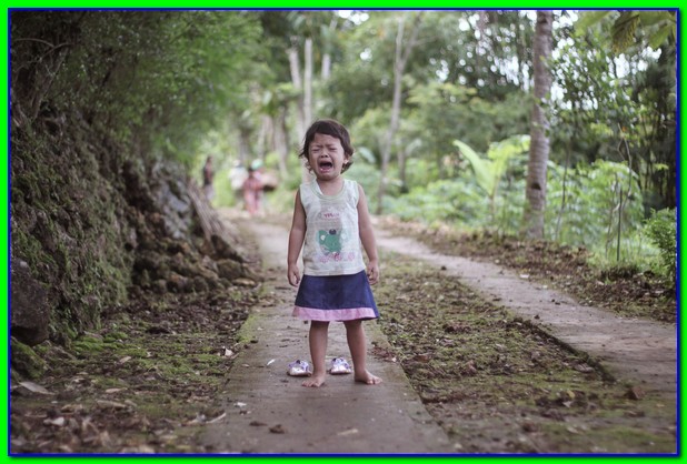 Cara Mengatasi Anak Menangis Histeris